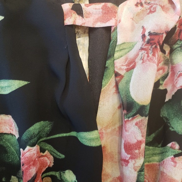 Womens size medium romper - Picture 2 of 4